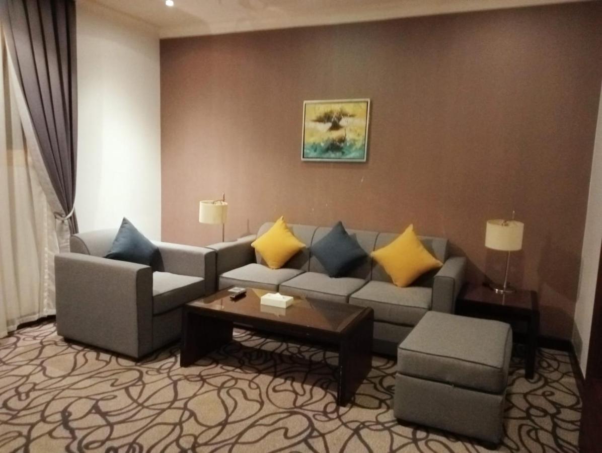 מלון Golden Tulip אל חובר מראה חיצוני תמונה