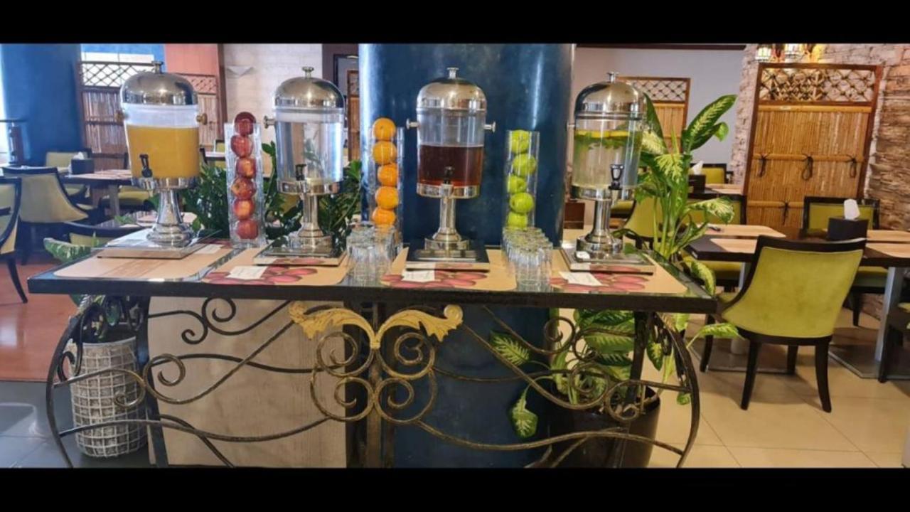 מלון Golden Tulip אל חובר מראה חיצוני תמונה