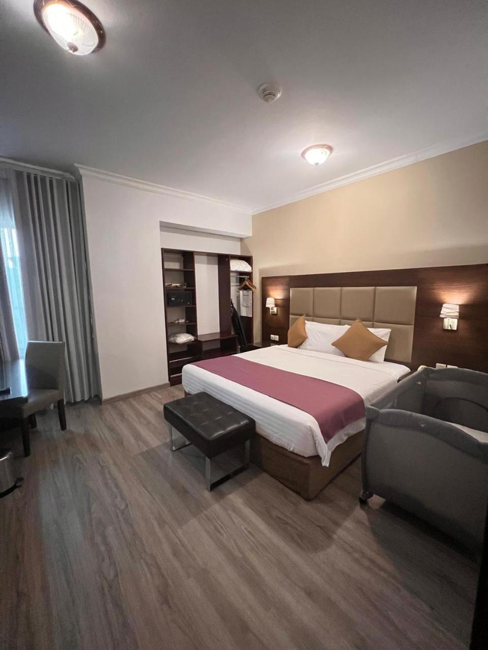 מלון Golden Tulip אל חובר מראה חיצוני תמונה