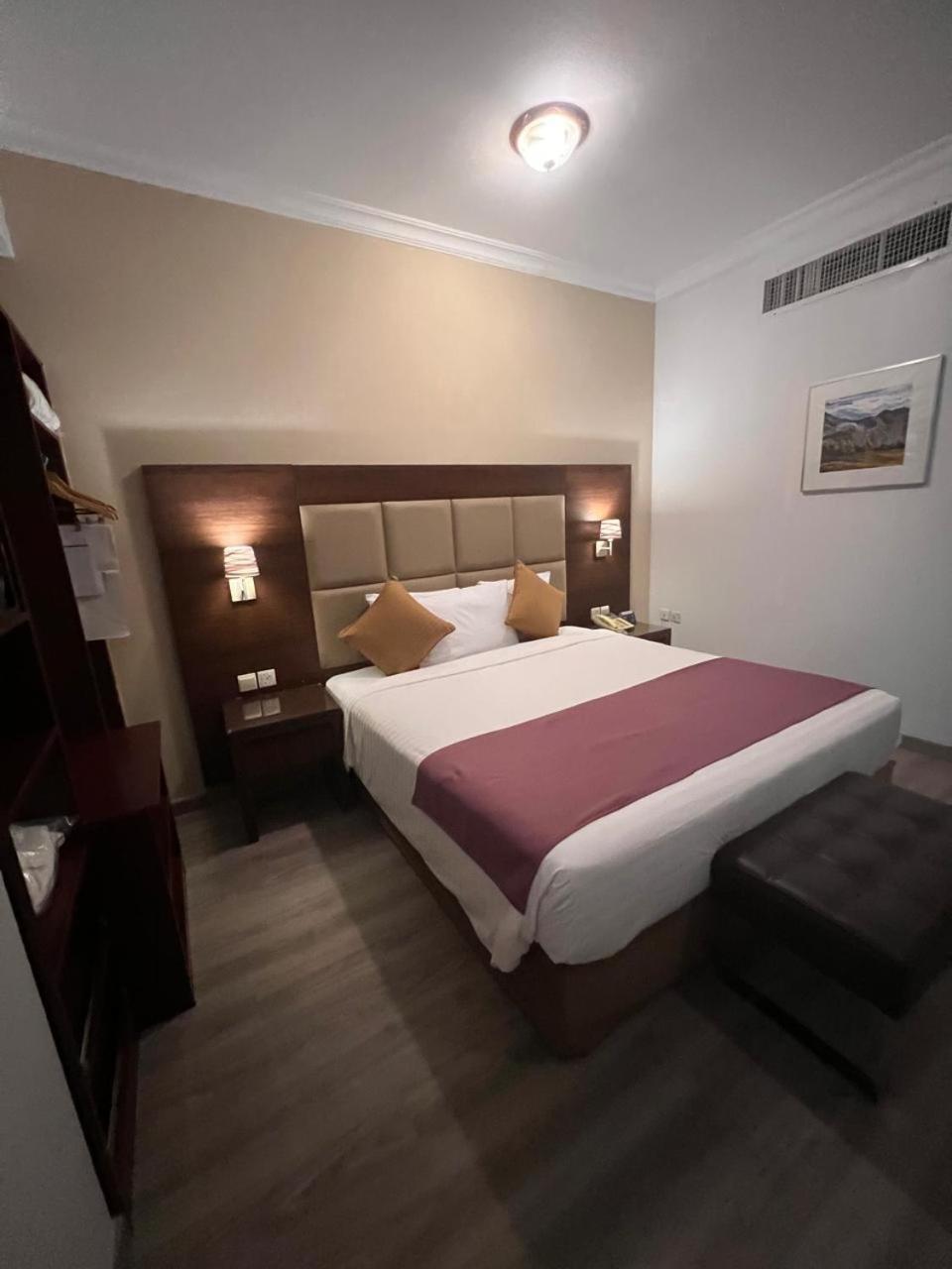 מלון Golden Tulip אל חובר מראה חיצוני תמונה