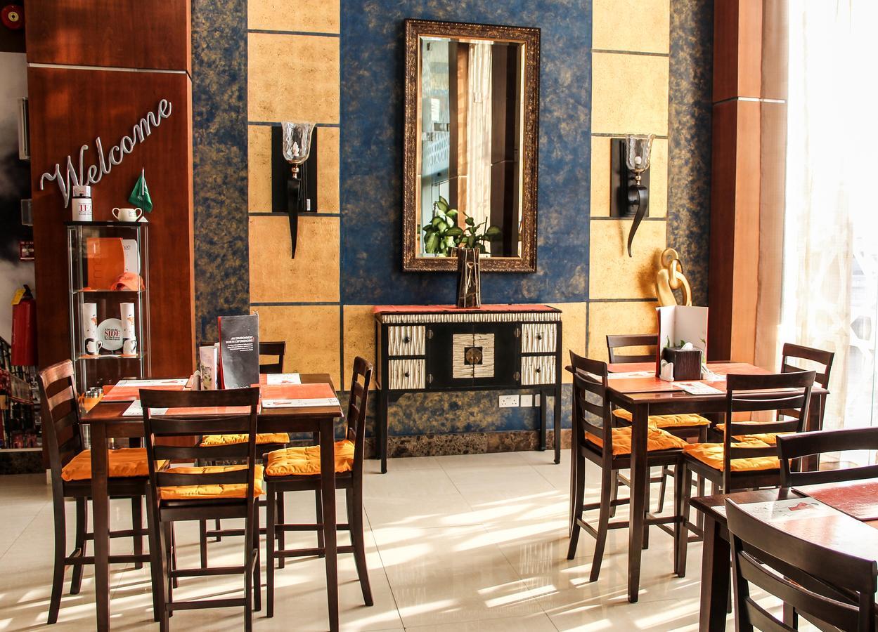 מלון Golden Tulip אל חובר מראה חיצוני תמונה
