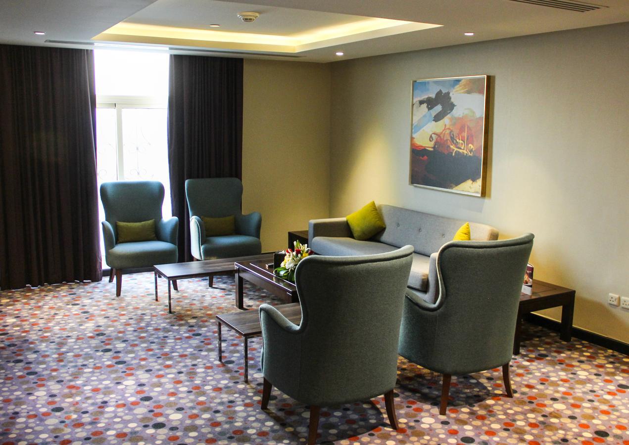 מלון Golden Tulip אל חובר מראה חיצוני תמונה